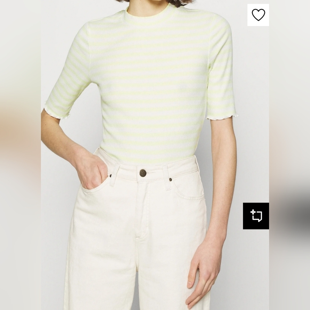 12 Selected Femme SLfanna 2/4 Crew Neck Tee